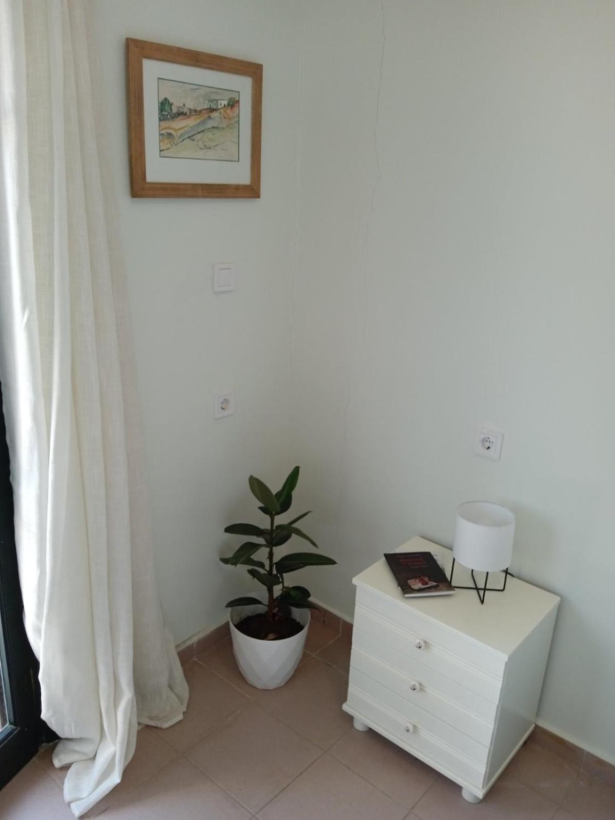 Phoeve Apt-Lovely 1-Br Rental Near The Beach Kalathas Exteriör bild