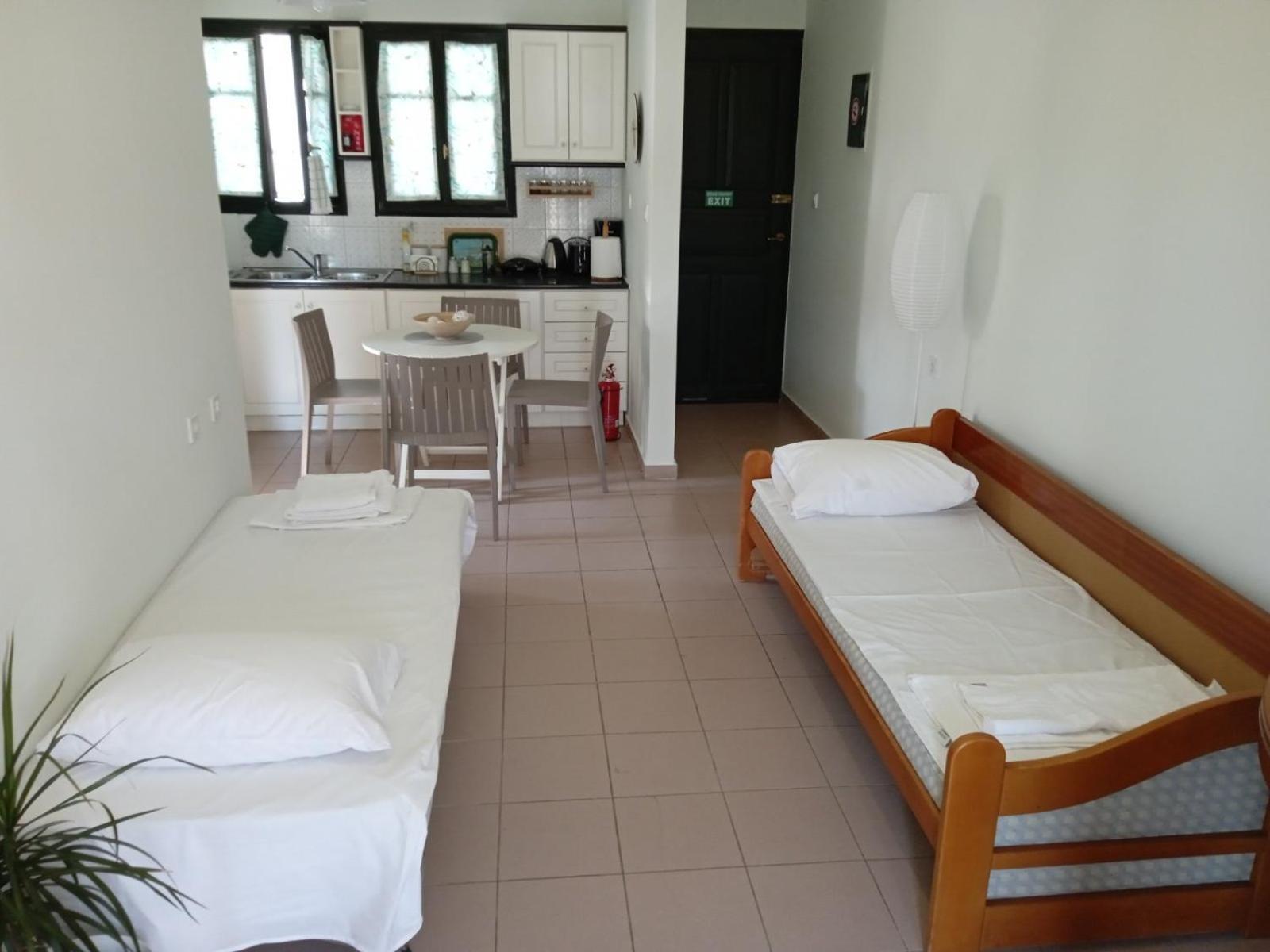 Phoeve Apt-Lovely 1-Br Rental Near The Beach Kalathas Exteriör bild