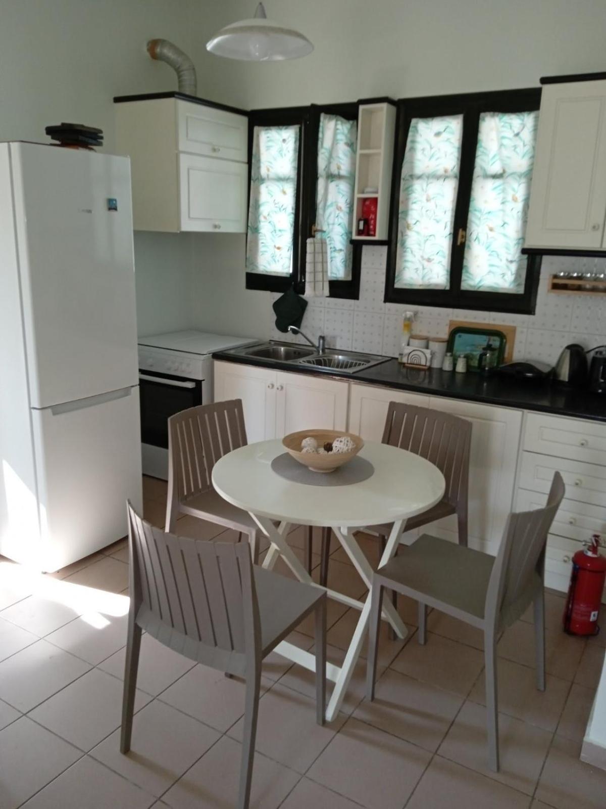 Phoeve Apt-Lovely 1-Br Rental Near The Beach Kalathas Exteriör bild